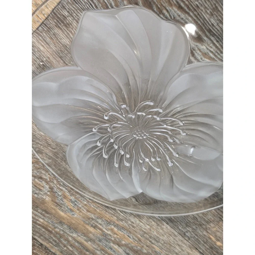 Sasaki Slovenia 1980s Frosted Glass Etched Dogwood Blossom Flower Plate 12